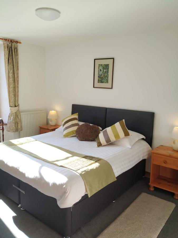 Le Jardin B&B Isigny-le-Buat Екстер'єр фото