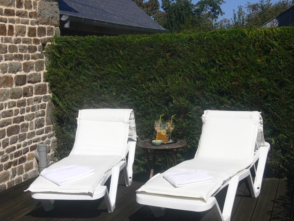 Le Jardin B&B Isigny-le-Buat Екстер'єр фото