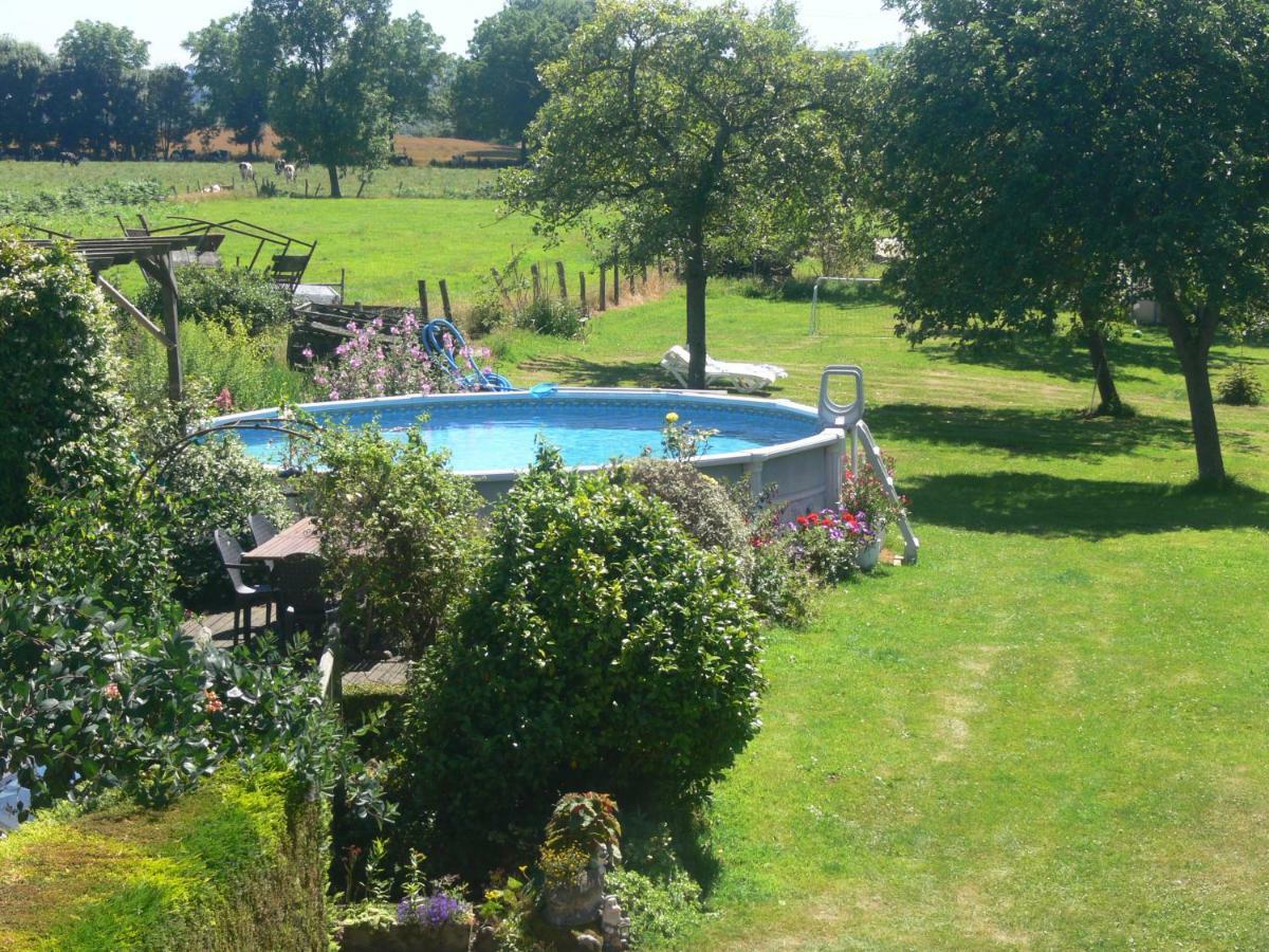 Le Jardin B&B Isigny-le-Buat Екстер'єр фото