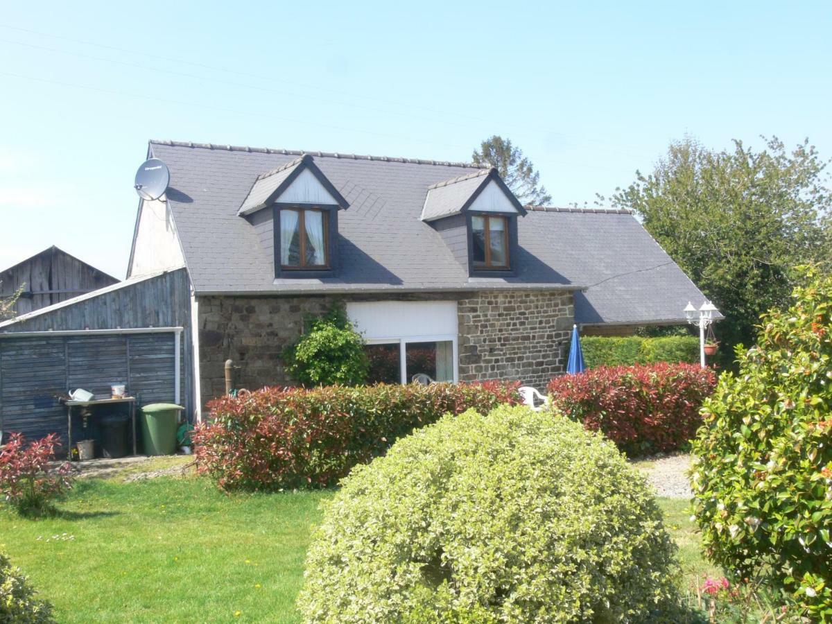 Le Jardin B&B Isigny-le-Buat Екстер'єр фото
